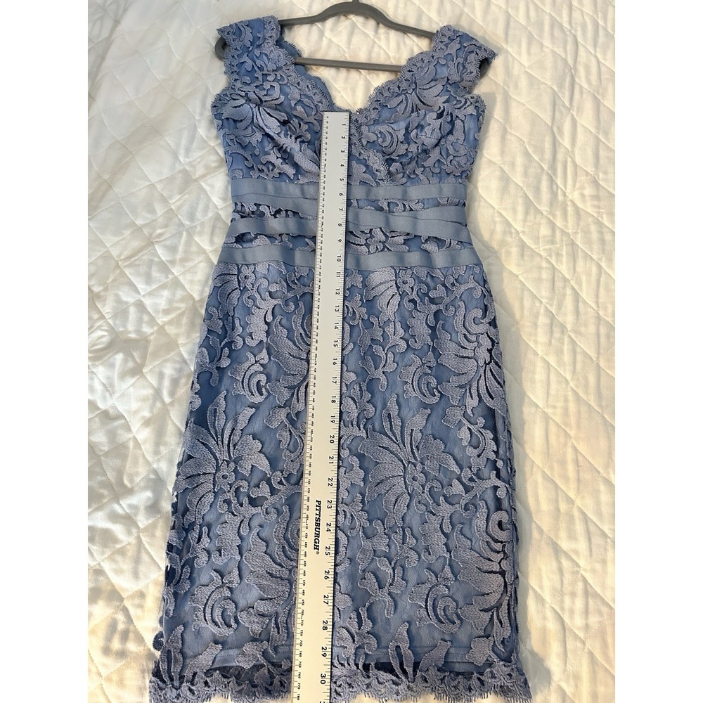 Tadashi Shoji Size 2 Lace Sheath Dress Periwinkle Blue V-Neck Ribbon Waist Party - Picture 14 of 15